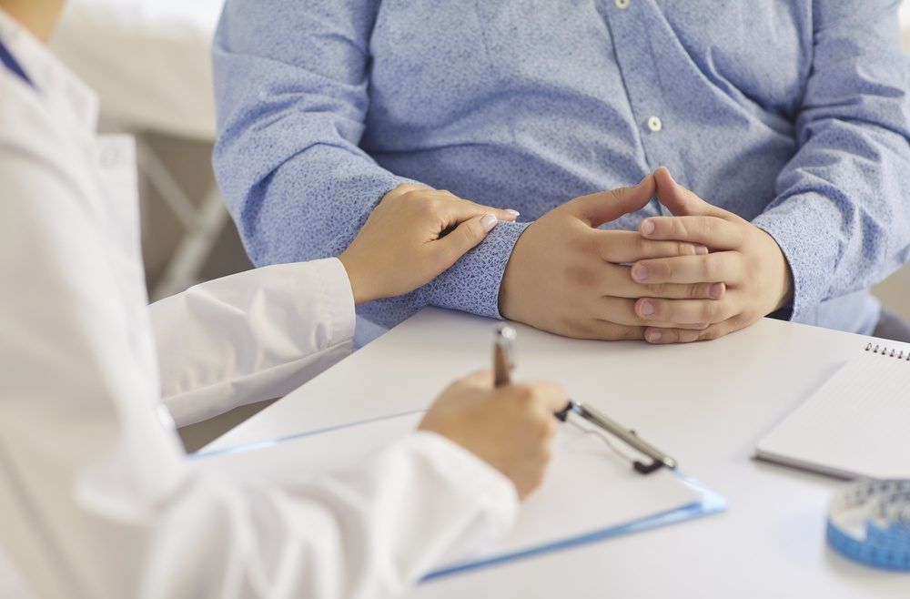 Consulta médica de valoración de tiroides